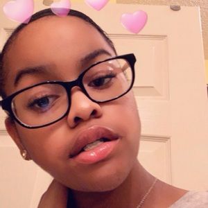 Meet your Posher, Appollonia